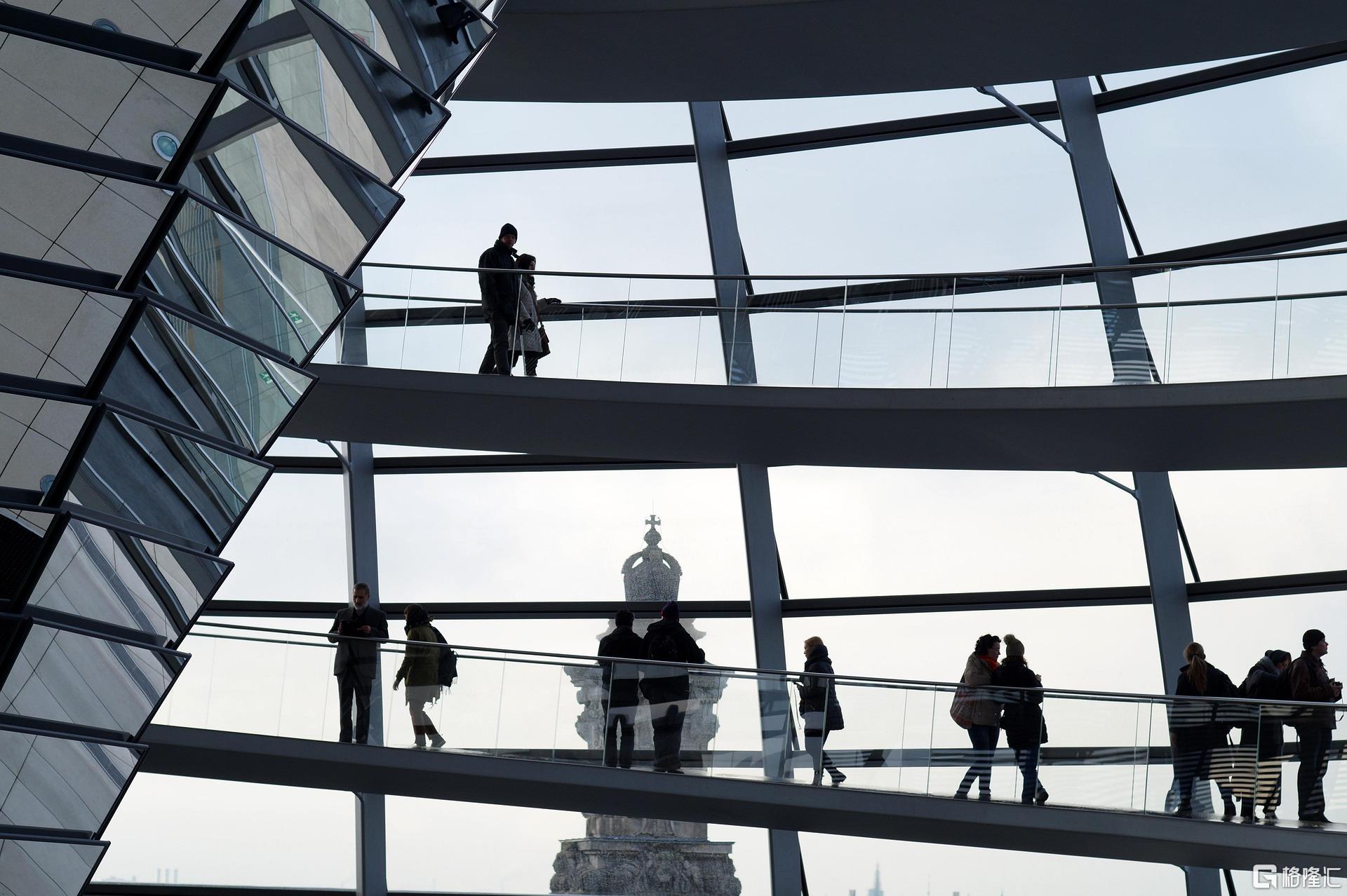 bearinthenorth-reichstag-dome-1571046_1920.jpg