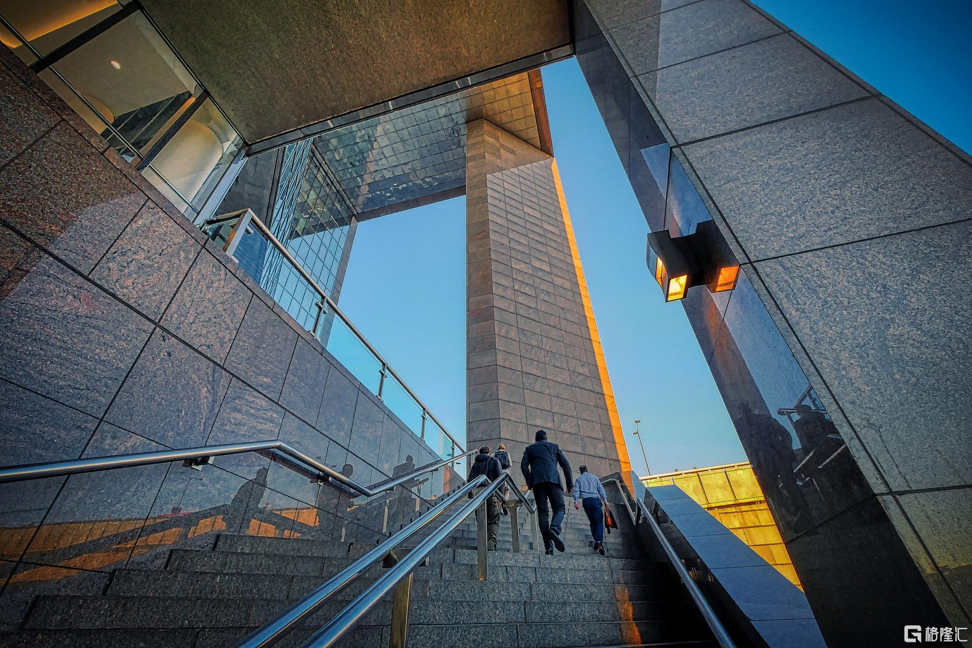 fietzfotos-stairs-6133971_1920.jpg