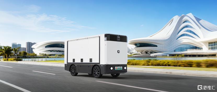 副本佑驾创新与湘江智能达成100台无人车合作0.png