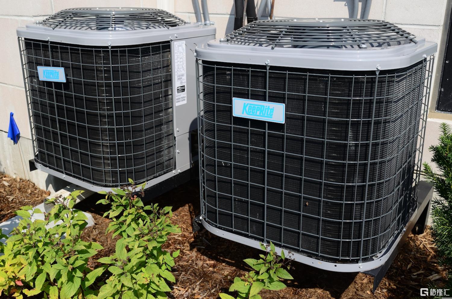 elasticcomputefarm-air-conditioner-3629396.jpg