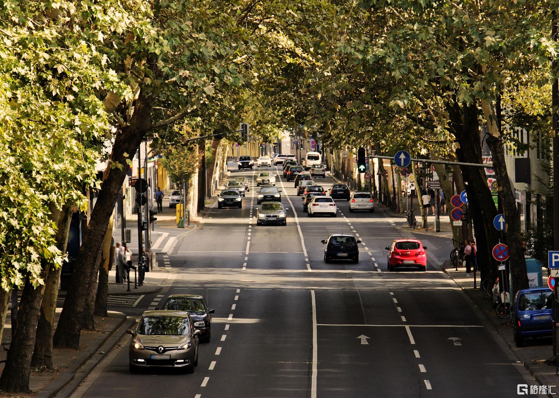 noname_13-traffic-3612474_1920.jpg