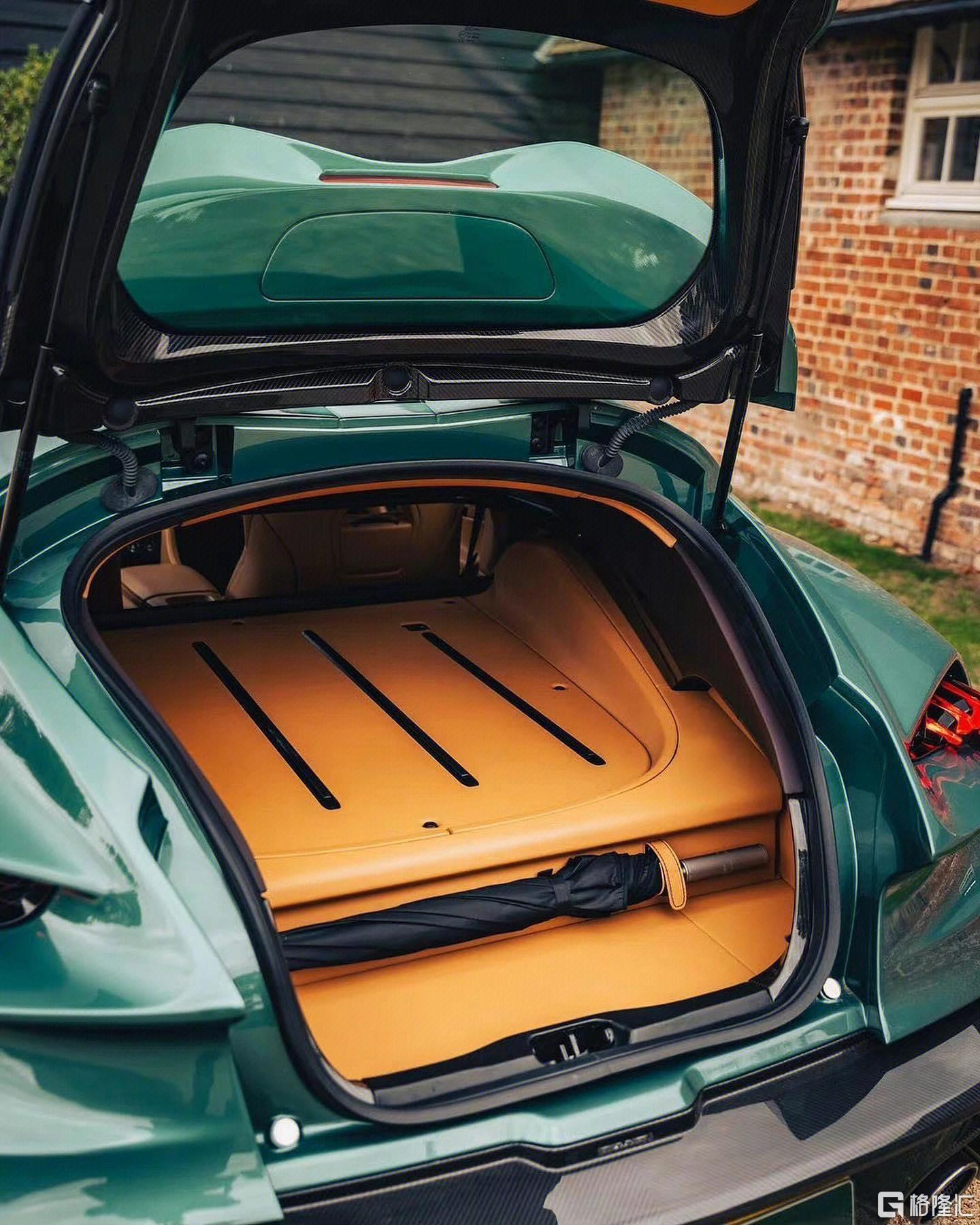 vanquish zagato后备箱.jpg