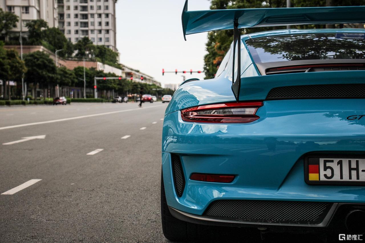 porsche-911-gt2-5795128_1280 (1).jpg