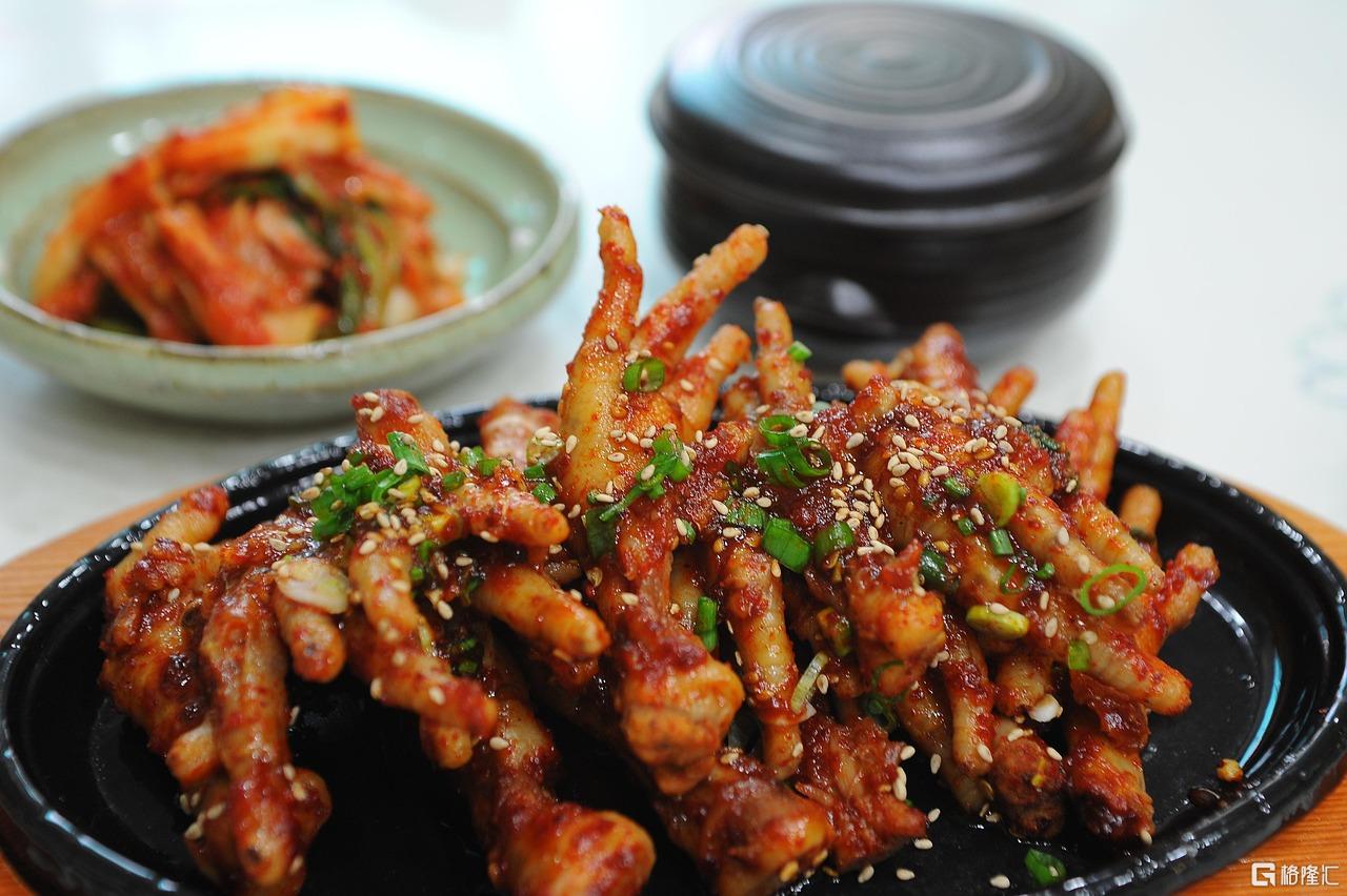 seasoned-chicken-feet-749362_1280.jpg