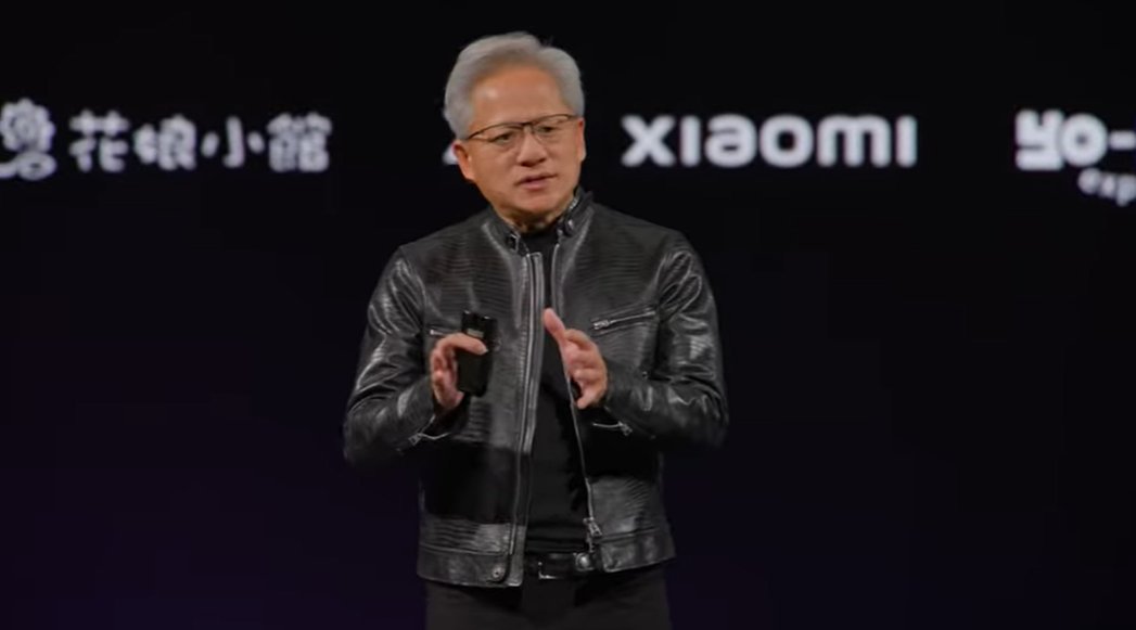 AI算力霸主的“信仰税”!黄仁勋皮衣96万美元落槌