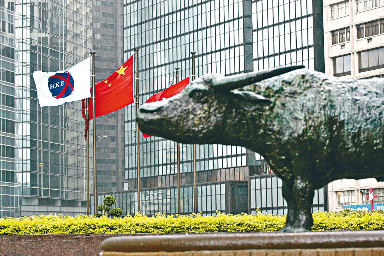 hk):品牌升级典范,波司登的光复在路上,维持"买入"评级,目标价4.